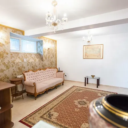Batistei Bourgeois Apartment Bucharest